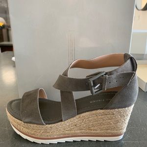 Marc Fisher Zendra Brown Suede size 8 M New